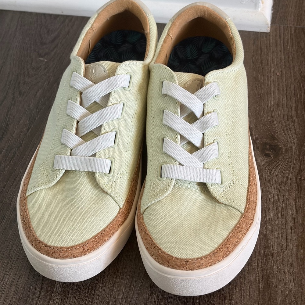 Revitalign Canvas Orthotic Sneakers in Pale Sage with Cork Trim - Size 7